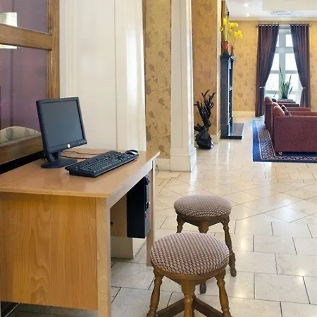 酒店 The Parkavon 基拉尼