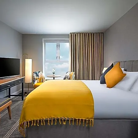 The Parkavon 3*