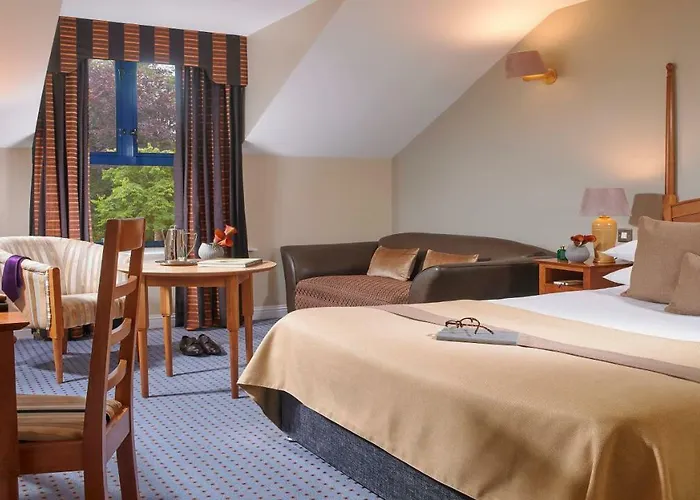 فندق The Parkavon 3*